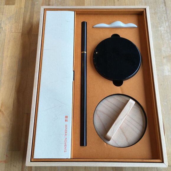 Louis Vuitton VIP 2022 Mid-Autumn Mooncake Festival Gift Box - Picture 3 of 9